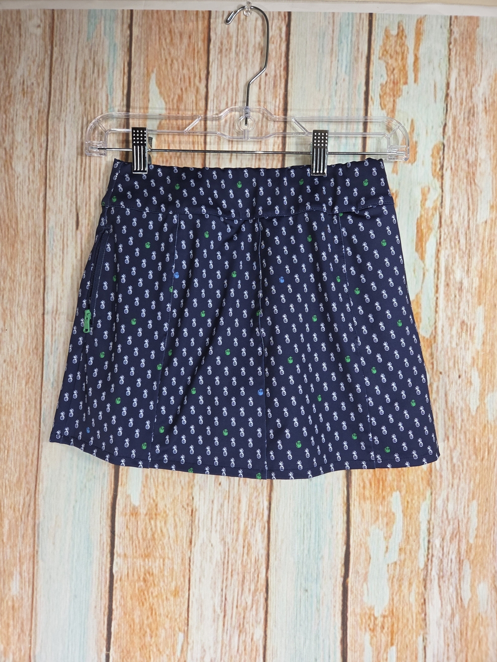 Ralph Lauren RLX golf skort In Navy With White pineapple print. Size M